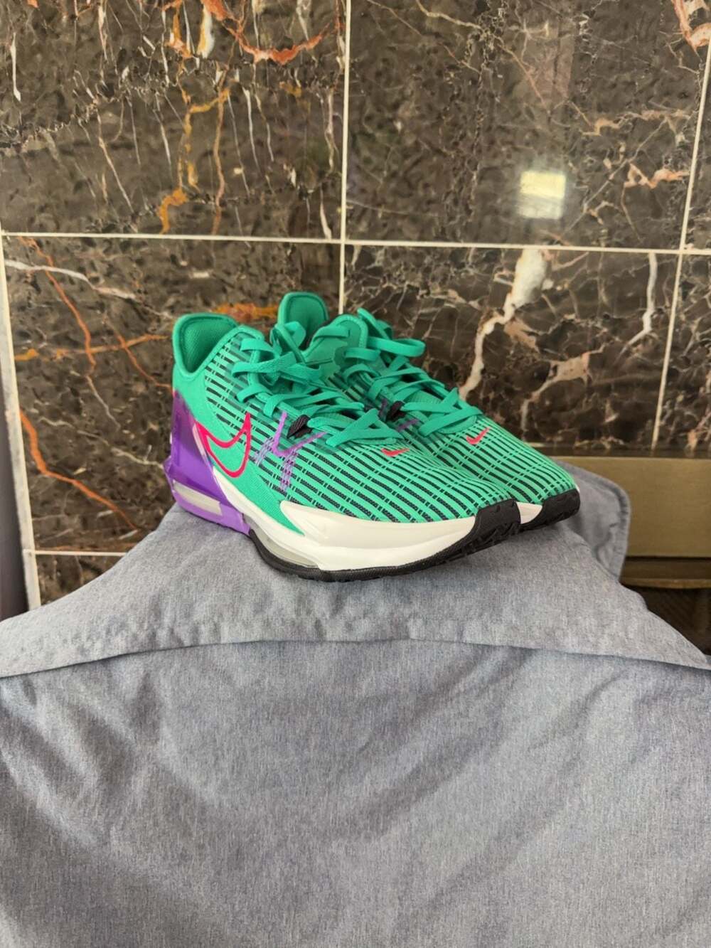 Nike LeBron Witness 6 'Emerald Berry' CZ4052-300 Basketball size 10.5 - 13